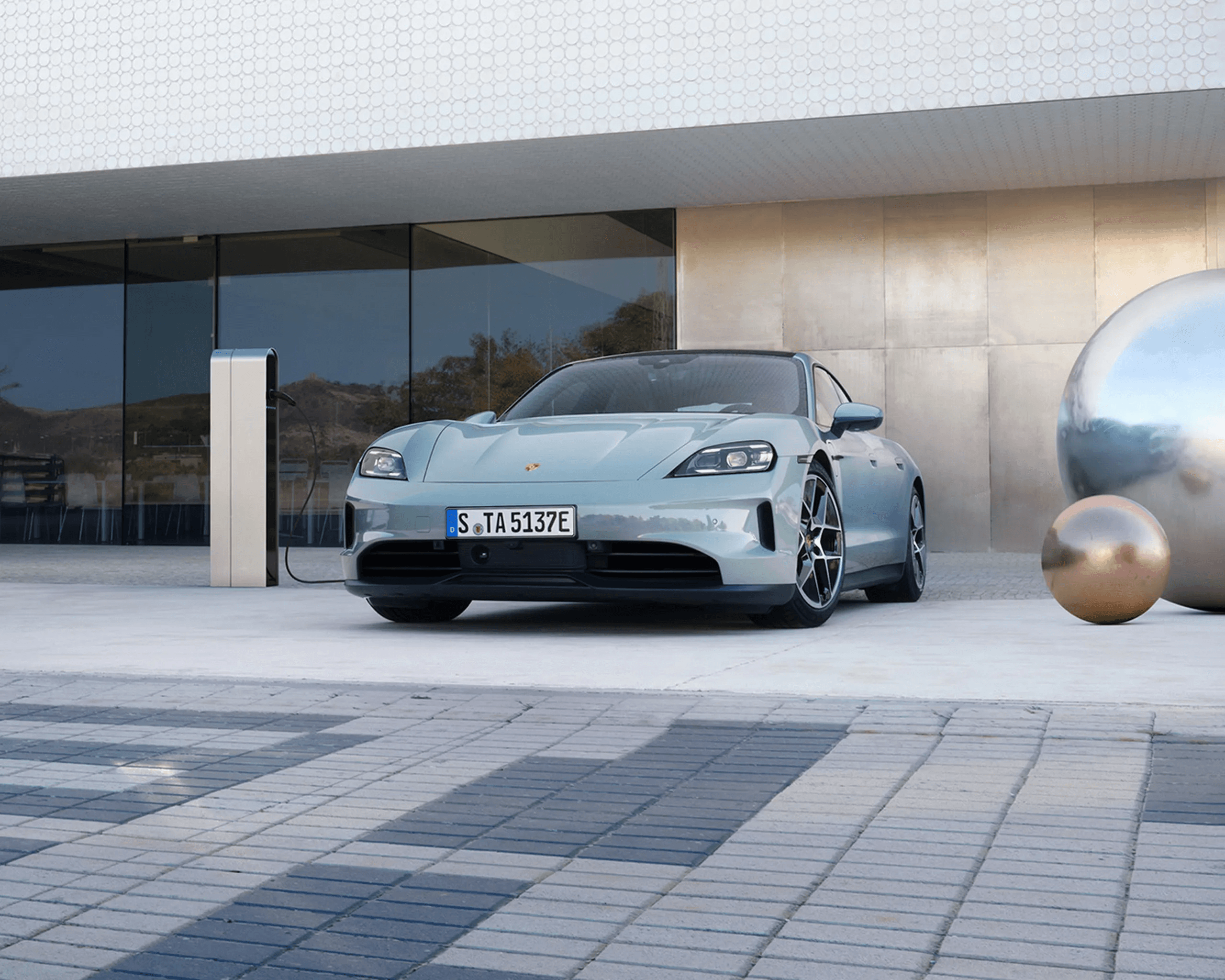 Luxury car video preview